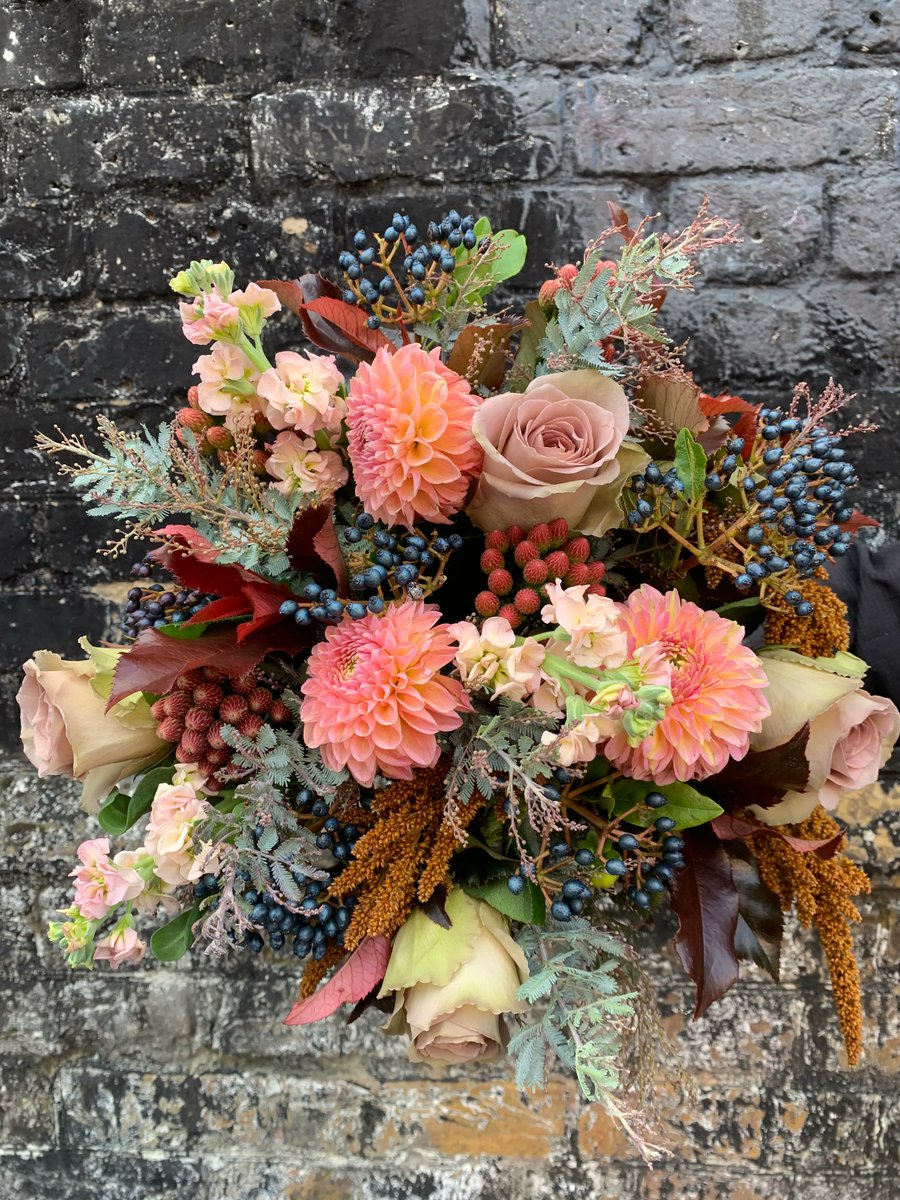 IglooFlowers's tweet photo. "I'm so glad I live in a world where there are Octobers." — L.M. Montgomery.
Sharing our beautiful autumnal hues...
#floralsyourway #botanicalphotography #flowerpreservation #flowerportrait #prettyinpink #floralinspiration #floralperfection #flowerloversdaily #florallife https://t.co/iFeGqE1a30