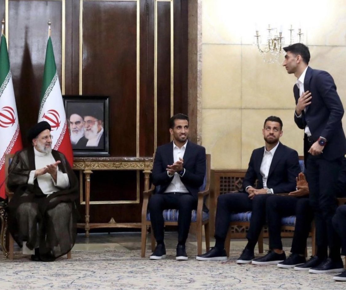 تنها لر بی غیرتی که دیدم خودتی بیرانوند 
#مهسا_امینی