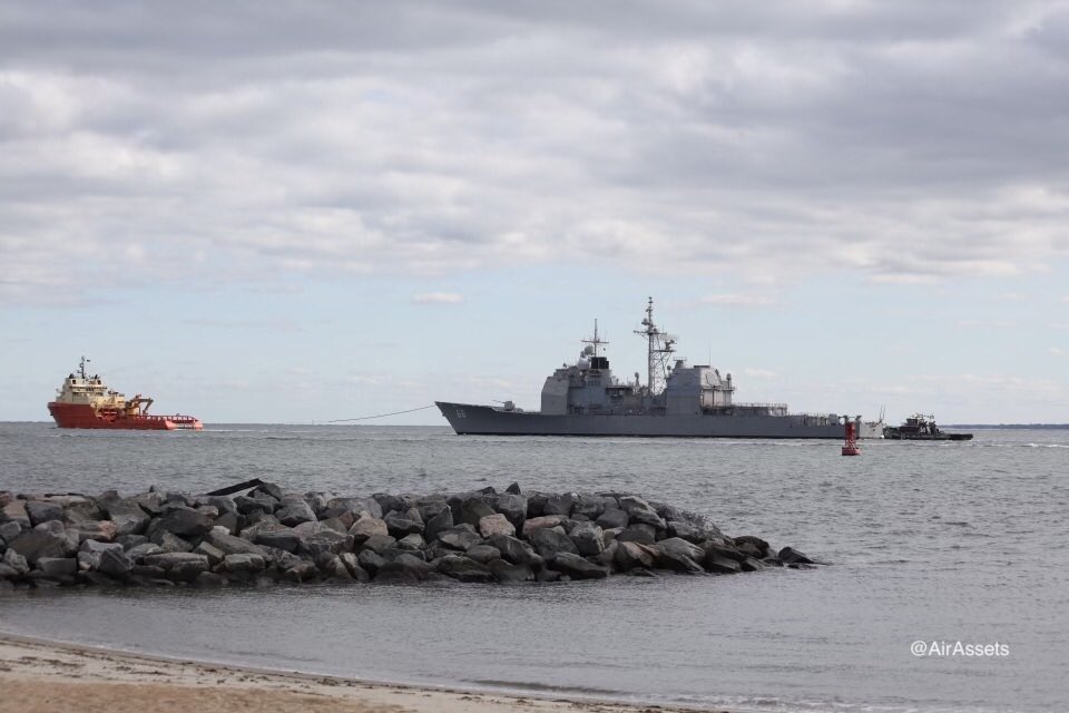WarshipCam's tweet photo. Former USS Hue City (CG 66) Ticonderoga-class guided missile cruiser being towed out of Norfol, Virginia by the MV Gary Chouest en route to Philadelphia - November 14, 2022 #usshuecity #cg66
SRC: TW-@AirAssets https://t.co/zh9vyK11DC