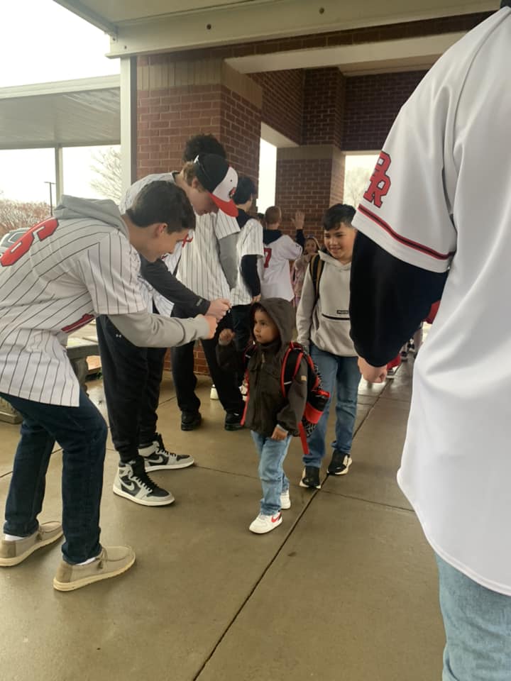 TigerHenson's tweet photo. @BRTigerBaseball had a WONDERFUL time participating in Fist Bump Friday at Skyland Elementary School last Friday! GREAT to see so many SMILING faces EXCITED to start the day! #RidgeCommunity #BrightFuture https://t.co/kxO4ImVJ3k