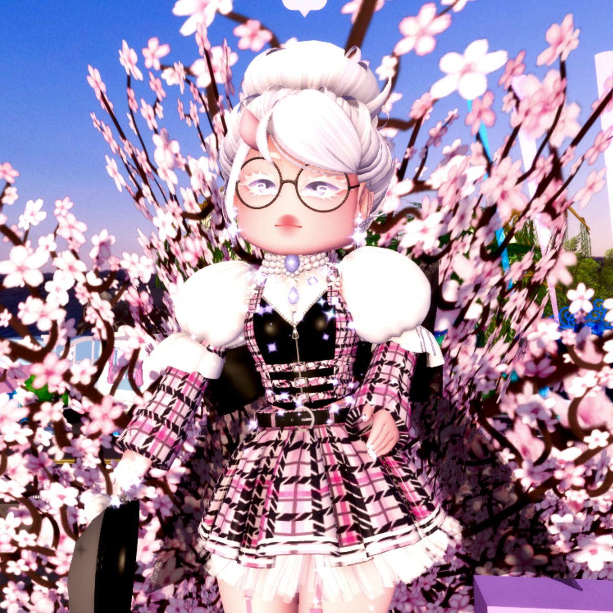 PoaLovelie's tweet photo. Royale High Outfit Hack / Idea 💗🏰 #royalehigh #royalehighoutfit #royalehighoutfithacks #royalehighoutfithack #royalehighoutfits https://t.co/LzXUz3Hzq3