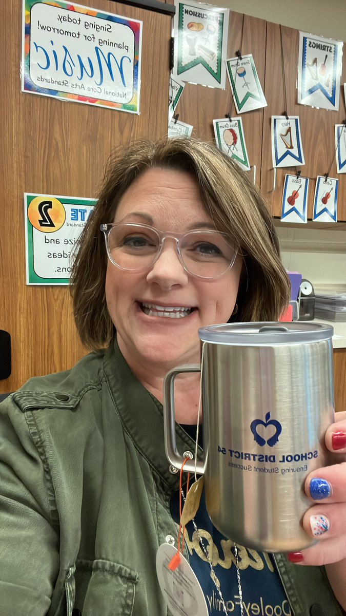 conraddooley54's tweet photo. Thank you @MKPrusnick (SD54 Board of Education) and Superintendent @Andy_DuRoss for the beautiful mug, celebrating #AEW2022! Iโm already enjoying a cup of tea at lunch! #ItsMyCalling #WeAre54 https://t.co/yCvzkdHVi5