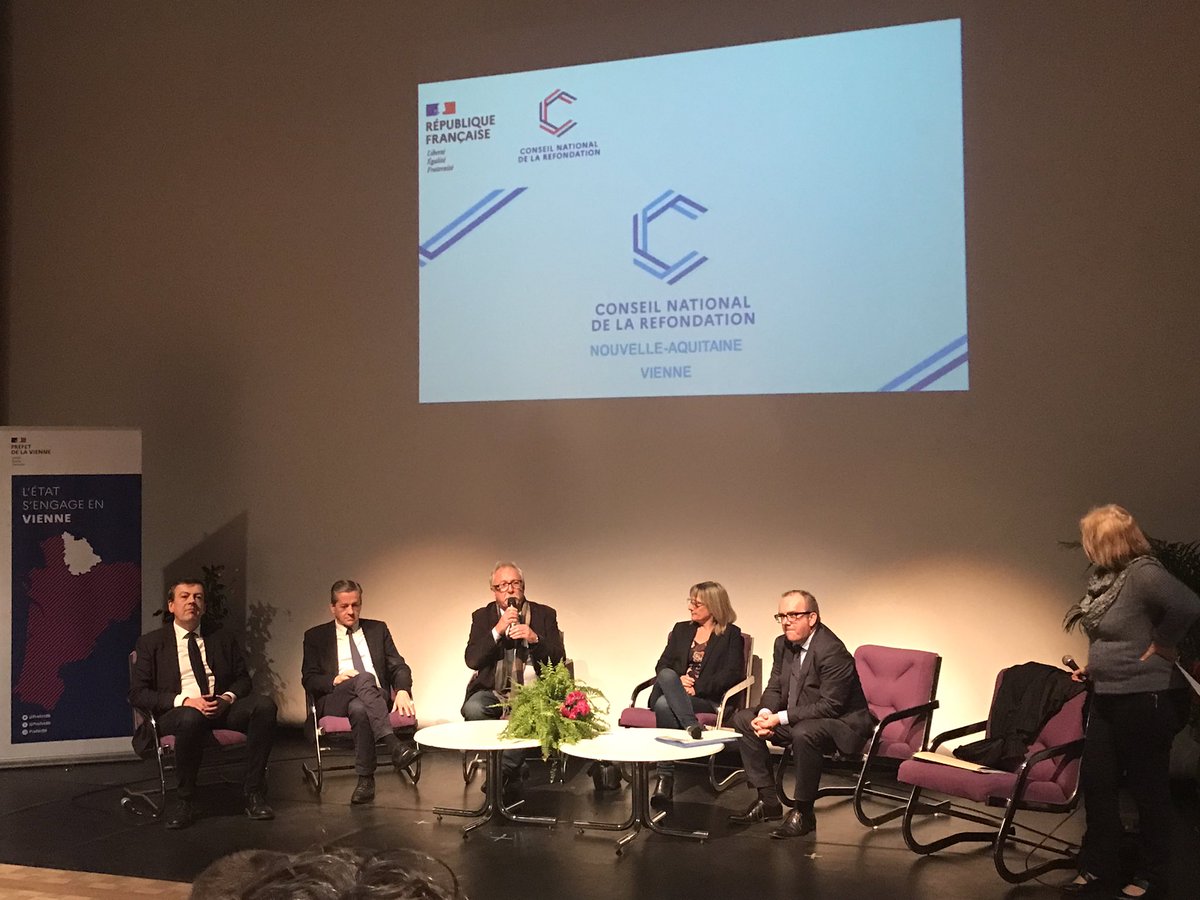 Conseil National de la refondation à Loudun sur la question de la santé. 
Les enjeux sont connus. Au partage des constats doit répondre des actions concrètes répondant aux besoins précis des territoires. <a href="/ARS_NAquit/">ARS Nouvelle-Aquitaine</a> <a href="/Prefet86/">Préfet de la Vienne</a> <a href="/MARIEBELLAMY/">Marie-Jeanne Bellamy</a> <a href="/brunobelin/">Bruno BELIN</a> Joël Dazas
