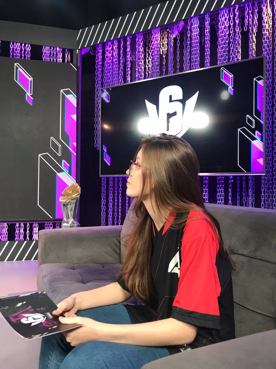 AntLari7's tweet photo. Boa tardeeeee!! Semi-final do Circuito vs BD, hoje às 21. Transmissão padrão na twitch do r6 -> https://t.co/2c2zmZKyNt
VAMOOOO #Go4D https://t.co/q0kE4HQL42