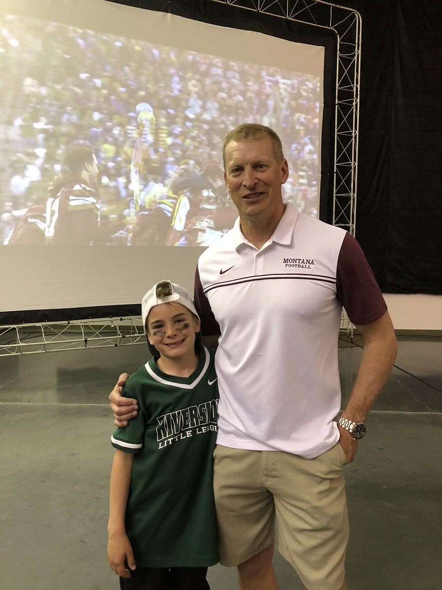 CoachRoss82's tweet photo. Hey @CollegeGameDay what about this little dude for a guest picker? He is a true miracle &amp; beat a ultra rare, deadly auto immune disease this year. He is 1 of 8 in the country to do so &amp; he loves both @MontanaGrizFB as well as @MSUBobcats_FB. Just an idea @bvigen @Coach_Hauck https://t.co/h41Tgwcna3