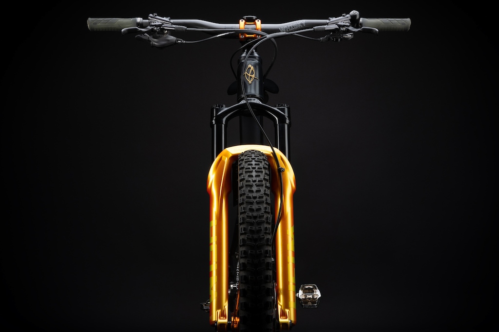 IbisCycles's tweet photo. Check out this dreamy Ripley V4 build from our friends over at @canecreekusa! What's your favorite component on this build?
#ibis #ibiscycles #ripley #ripleyv4 #canecreek #mtb #cycling #trailbike #downcountry #allmountain #upduro #ridemoreworkless https://t.co/CfksOv6voj