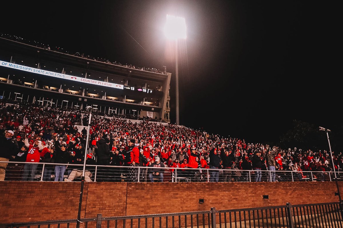 Athens NIL Club 🐶 tweet media