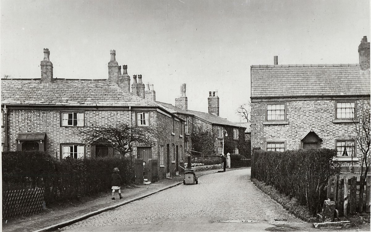 Trafford Archives tweet media