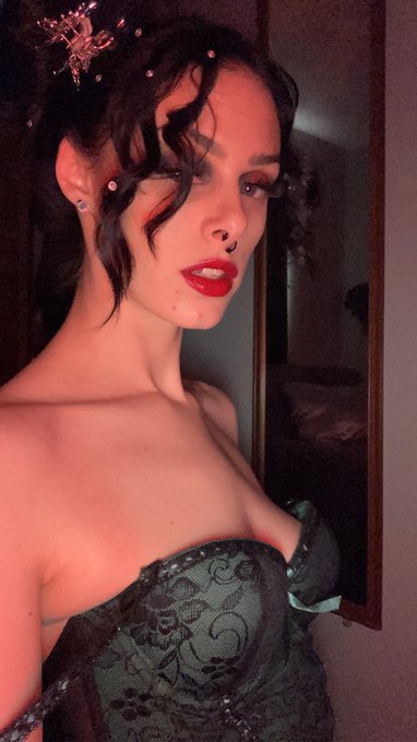 Took a new photo set for my OF about to post 🎄🕊️ https://t.co/umNM5Ne0nU<a href="/tag/onlyfans"class="tags"><span>#onlyfans</span></a>