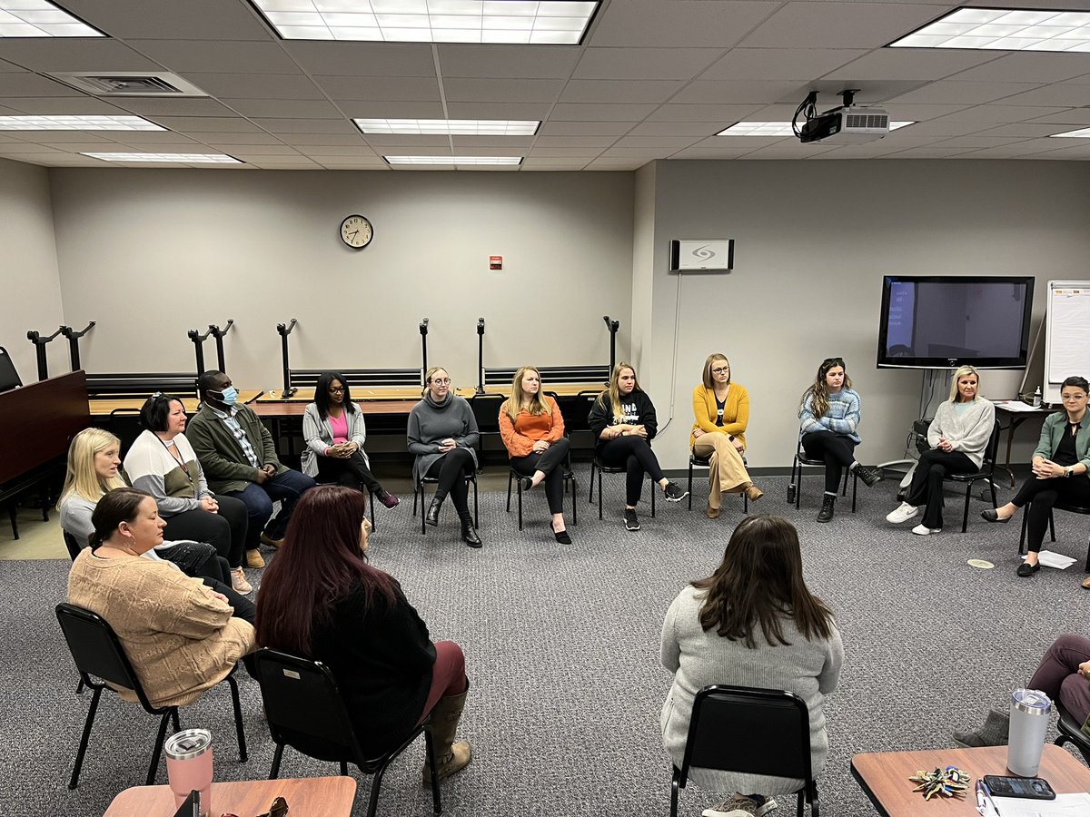StClairROE's tweet photo. Restorative Practices with our awesome BASSC administrators!
#roe50ignites https://t.co/v9Inv6n8qm