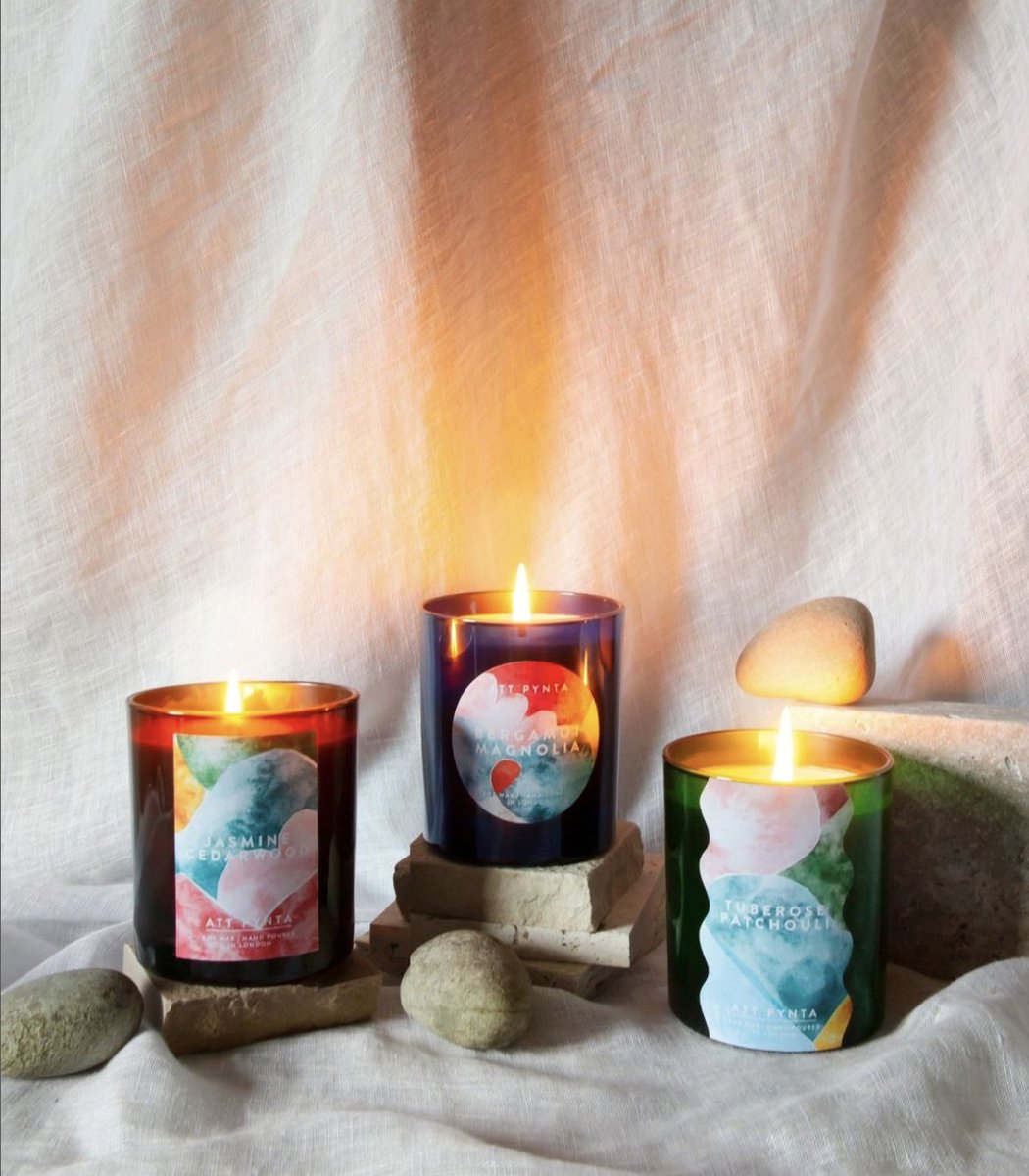 AttPynta's tweet image. Our scented candles are hand poured and made using premium scented oils and natural soy wax 🕯️ Why not light a candle and get cosy at home! ✨