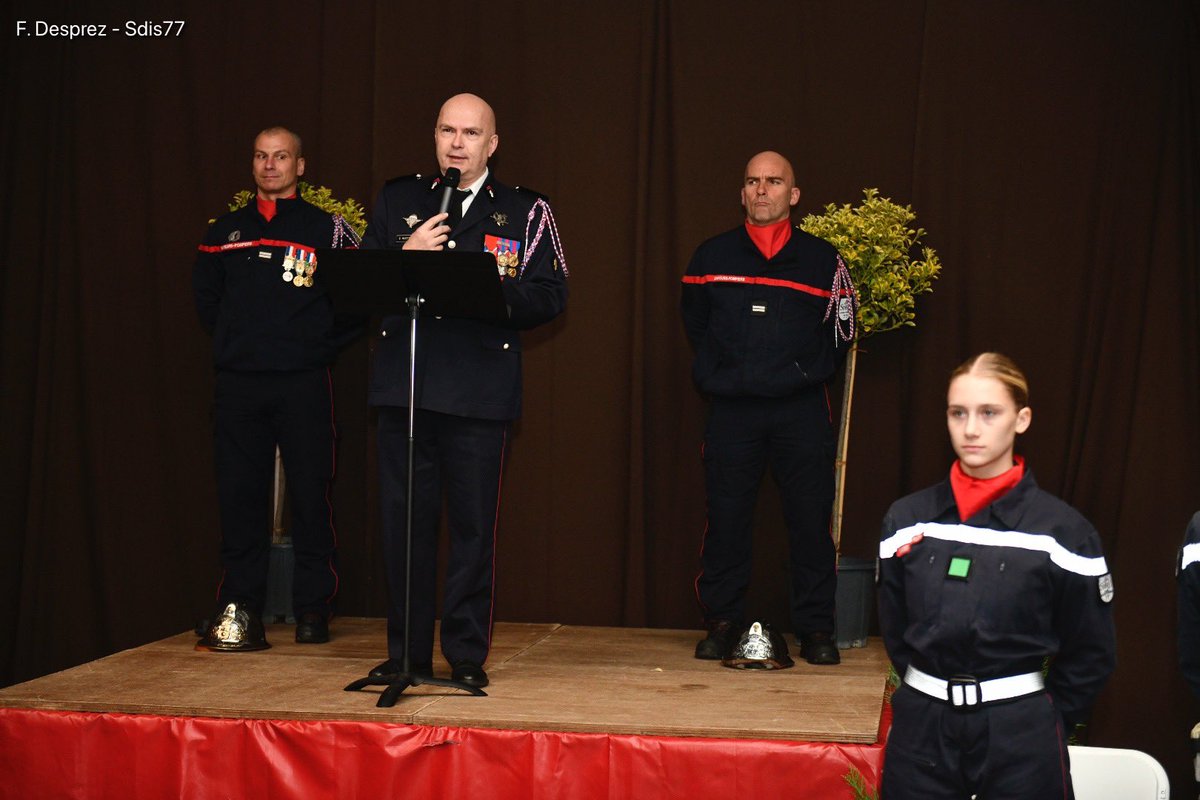 Sapeurs-Pompiers 77 tweet media