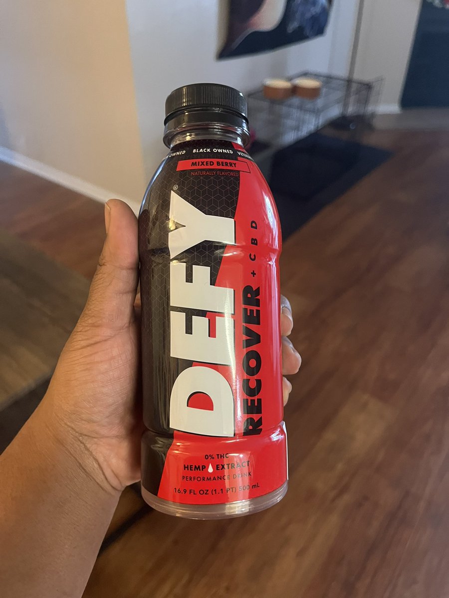 cannamigas's tweet image. I got the water last week @CircleKStores &amp;amp; then I saw these in @TotalWine so I said why not. A little CBD never hurt nobody! @DEFY @Terrell_Davis