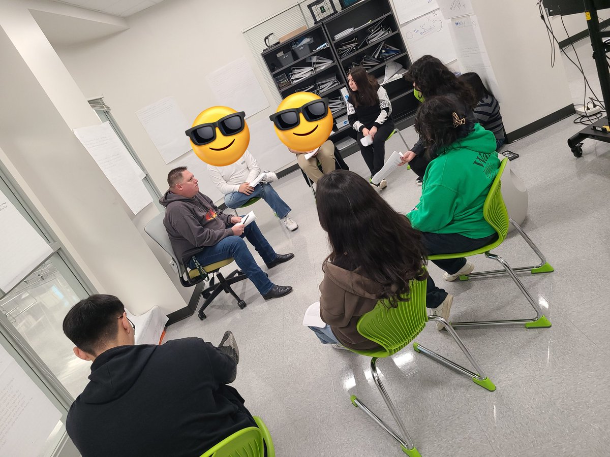 LaKiaLeo78's tweet image. Walked by one of our history teachers and spotted a Socratic Seminar in action!! #geeked #goodinstruction #academicdiscourse @Principal_Reyna @HISDHighSchools @JoeChandlerHISD @GPonceHS
