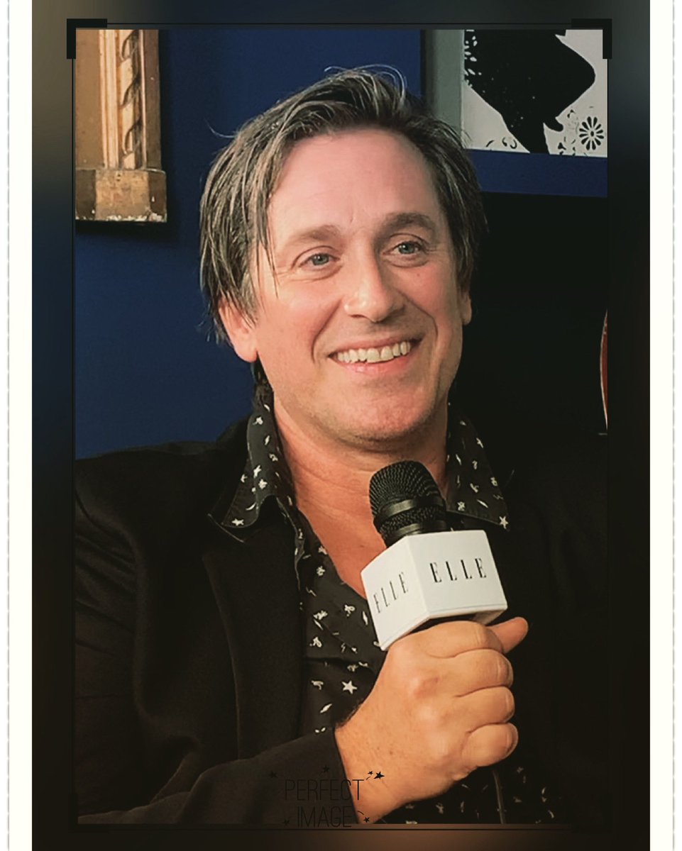 🙌🏻 <a href="/ThomasDutronc/">Thomas Dutronc</a>  a été interviewé par ELLE (le magazine), mais c’est également pour « lui » 🙃 Vous trouverez le lien ici : elle.fr/Loisirs/Musiqu…
On retrouve les #dutroncetdutronc sur scène dès demain à Amiens, puis le 16 à Lille, le 19 à Angers, puis le 20 à Poitiers.