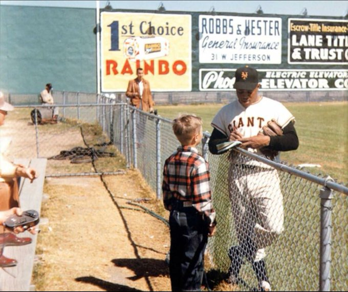 Baseball In Pics on Twitter "Willie Mays signs for a young fan in