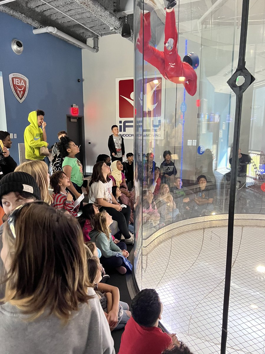 BMP_MsLeace's tweet photo. We learned how force and gravity create wind tunnels! How cool watching a trained sky diver show us how it all works! @iFLYLoudoun @LakeAnneES https://t.co/0e1LHaNGl3
