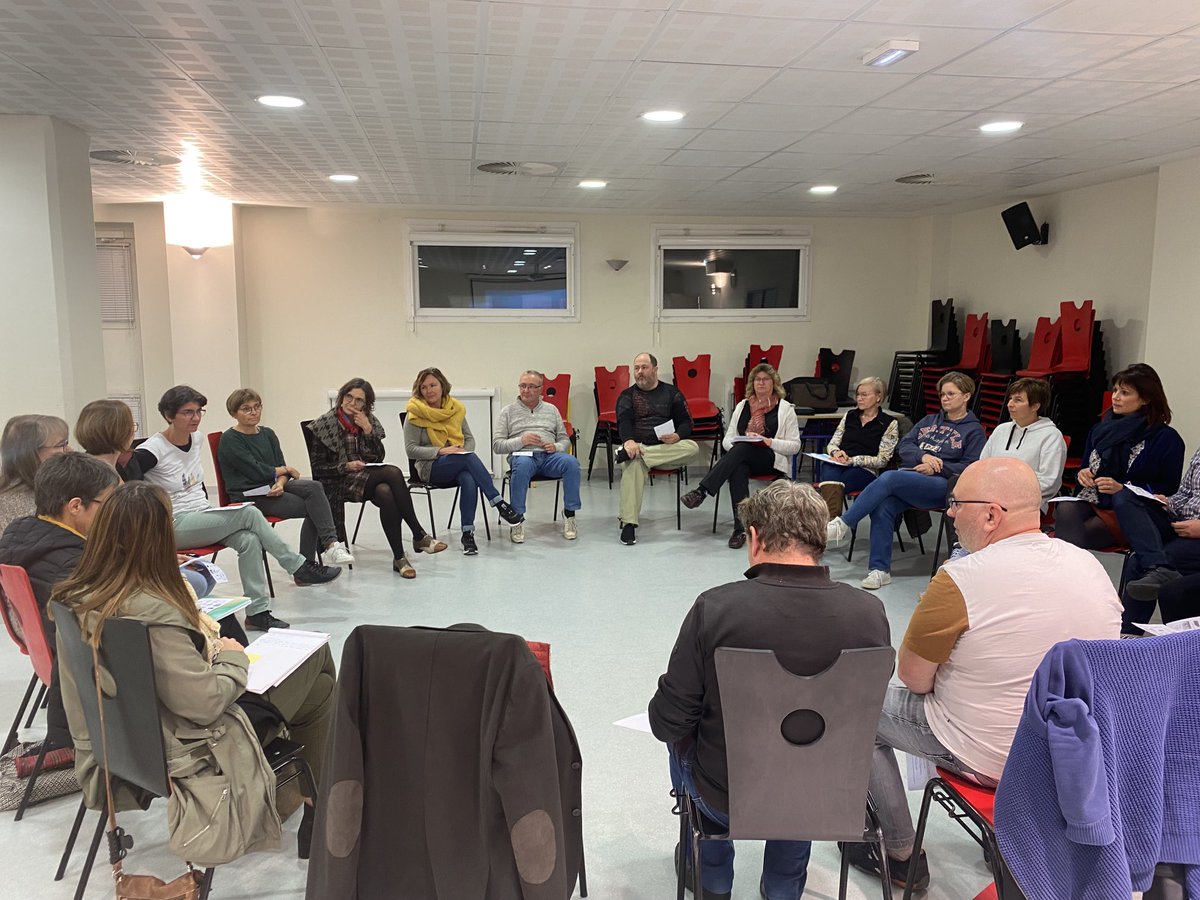 fabienvallier's tweet photo. Conseil écoles collège aux Abrets en dauphine : comment faire vivre la coopération en classe et à l’échelle d’un territoire au service du bien être et de la réussite des élèves ? Un futur sujet des concertations #CNR Merci #OCCE38 pour cet accompagnement ⁦@patrice_gros⁩ https://t.co/0mTNyZQWEV