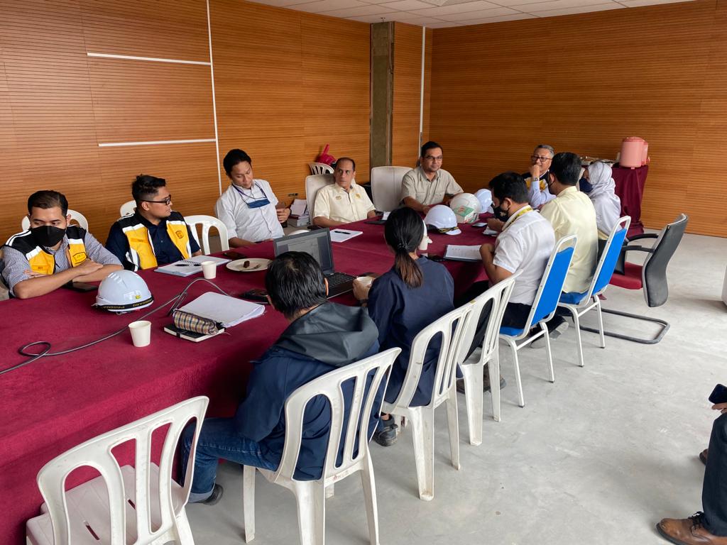 BRBA2CKMJKR's tweet photo. Lawatan tapak projek Naiktaraf Institut Sukan Negara Malaysia Bukit Jalil, KL pada 14.11.2022 oleh Pengarah Rekabentuk CKM bersama HODT BRBA2 CKM dan WPP(M) JKR W.P KL untuk meninjau status terkini pembinaan &amp; pemasangan sistem mekanikal. @arbaah_abu @jek7774 @NasrulSazli https://t.co/DZAyQr5F5L