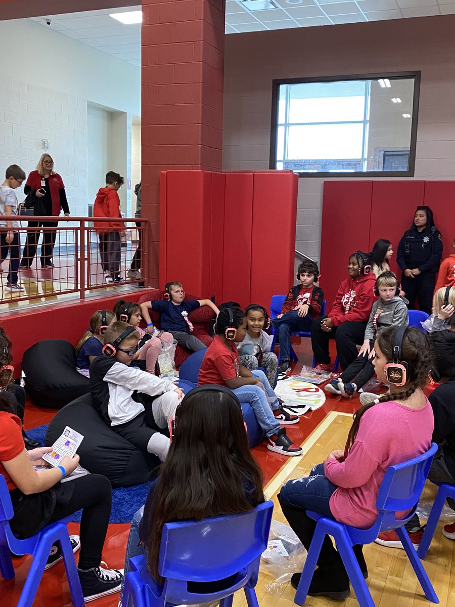 JLWhitfield75's tweet photo. Thank you to the NCAA Read to the Final Four organization for promoting literacy in Crosby ISD! Our third grade students enjoyed a morning of fun activities with their teachers. 
@CrosbyISDReads 
@CrosbyISD https://t.co/eiJ4rPer41