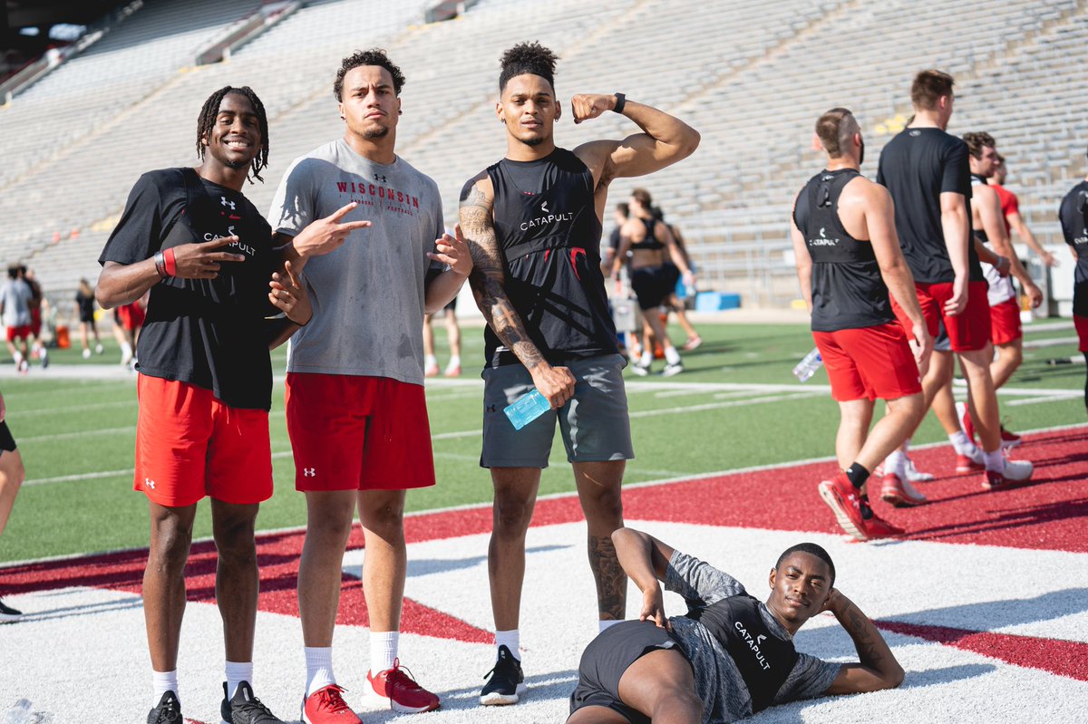 Wisconsin Football tweet media