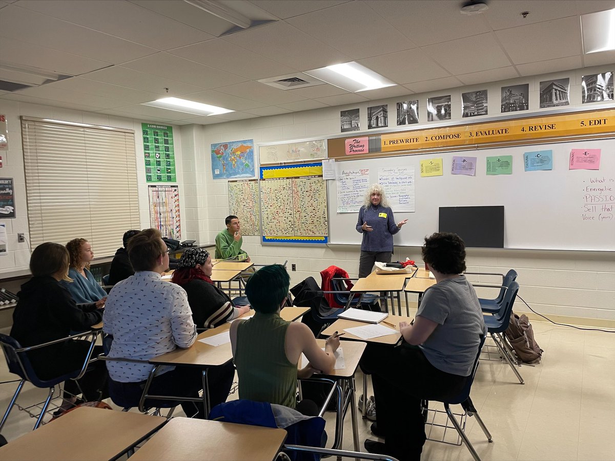 CalvertSS's tweet image. Today Calvert High students in Ms. Dryer's AP Euro class gained valuable tips on negotiation from community partners, CCPS Chief Academic Officer Dr Susan Johnson and CEA President Ms. Donna Ostenso. What a great opportunity.