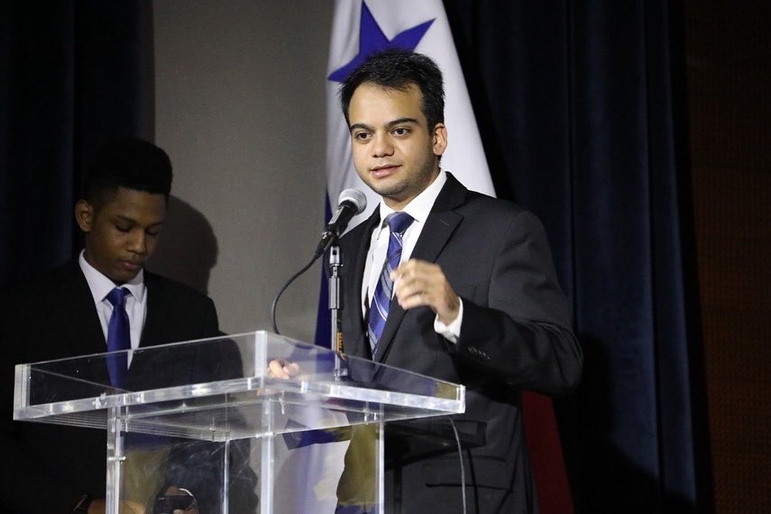 AnaLuisaCastroN's tweet photo. Iniciamos el II Debate Intercolegial "Modelo Naciones Unidas" junto a @aspadepanama, jóvenes de las 14 regiones educativas del país debatirán y desarrollarán habilidades para su futuro; la educación y formación de nuestras nuevas generaciones son claves para lograr un mejor 🇵🇦 https://t.co/GJuzqxOVVm