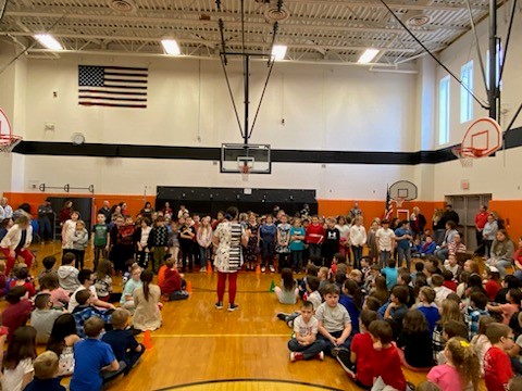 Mexico Elementary students sing about how proud they are to be Americans at the Veteran's Day Celebration!