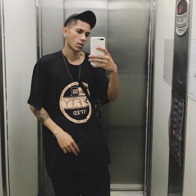 OldLjay's tweet photo. #NovaFotoDePerfil https://t.co/60mQqiCc0i