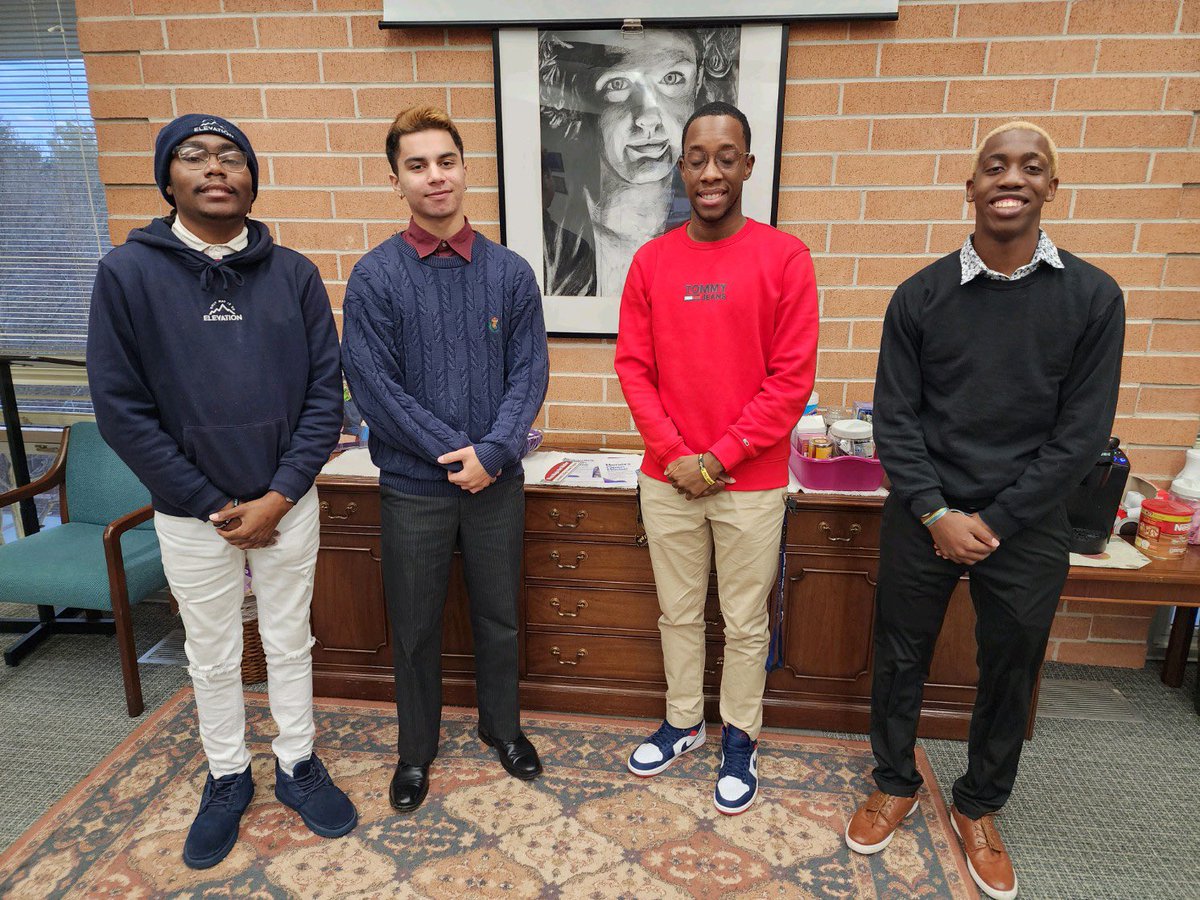 ccofsc_cmm's tweet photo. Special S/O to MiSTER @MiSTER_Spann for stopping by our cohort meeting today! We appreciate the gems you dropped! #onemister #cmm #CCThatsMe https://t.co/GX5lh31Wee