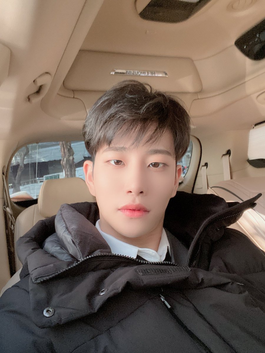 poemzip's tweet photo. Me escapé un ratito al  #梦想的۰𝙳𝑒̨𝑏𝚞̄𝗍, porque I got my #𝙴̨𝑦𝚎𝚜ੈ𝙼ə por las niñas más hermosas del mundo. A quienes quería ver hoy sí o sí, listísimo para cantar con ellas, #𝓐Ꙇ𝑤𝑎̊𝚢𝚜୭̥在你身边. 𔘓 ฅ

。🐇 ˙ 𝒮  ִ tr𝚊w c𝚊t ⁺ . 𝐊azuha ! https://t.co/FRYVJucJXq