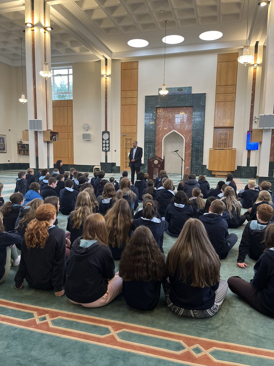Islamireland's tweet photo. Many thanks to the students and teachers for their visit to the Centre this morning . We loved having you. Wishing you all the best with your future studies.
@IENewparkSchool
@Loreto_Green
#schooltour #students #mosque #mosquevisit https://t.co/n1Tp6qK2q5