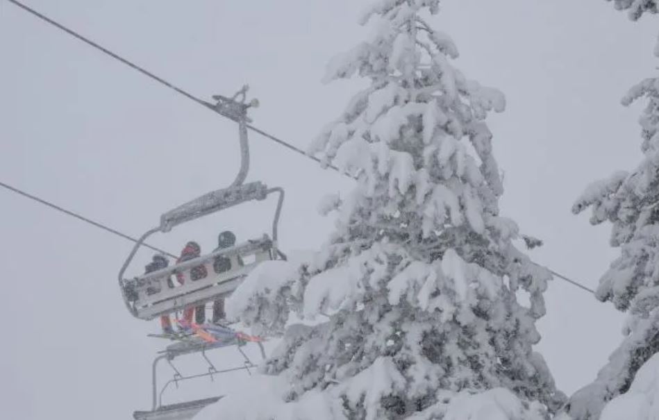 NieveAventura's tweet photo. https://t.co/tk9Mqkt0tG
Baqueira y Sierra Nevada son quienes más han invertido en modernizar sus instalaciones
#baqueira #beret #sierranevada #esqui #ski #temporada2022 #valdaran #granada #atudem #aramon https://t.co/X1iXYtd7En