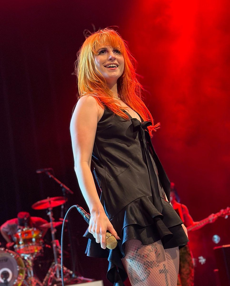 hourly hayley williams (@hayleyhourly) on Twitter photo 