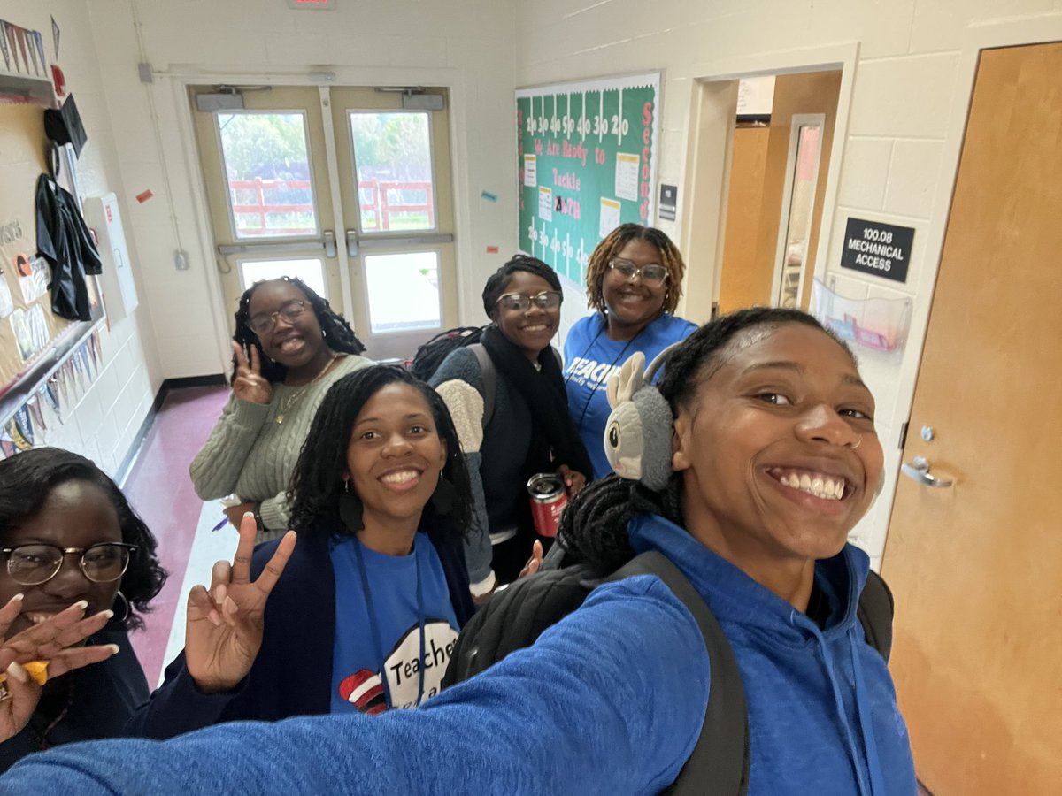 DMuhammad_LGE's tweet photo. Kindness Works……. Pass it on…… A smile is contagious and can brighten someone’s day!!!#KindnessWorks #KindnessMatters #RedOakReady @ROEPrin_Akbar @ROEMHWF https://t.co/Z4Cj6qk7kH