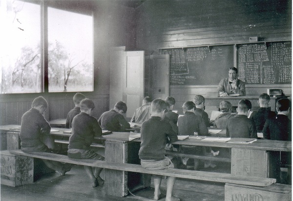 Do you have your timetable for 2023? 

Are you teching Year 9 or 10 Hstory?

Check out the VWMA School's Program for WW1 and WW2.
vwma.org.au/explore/schools

#worldwarone #worldwartwo
#military #veterans
#militaryhistory #anzacspirit
#adf #warhistory #resources
#historyteacher