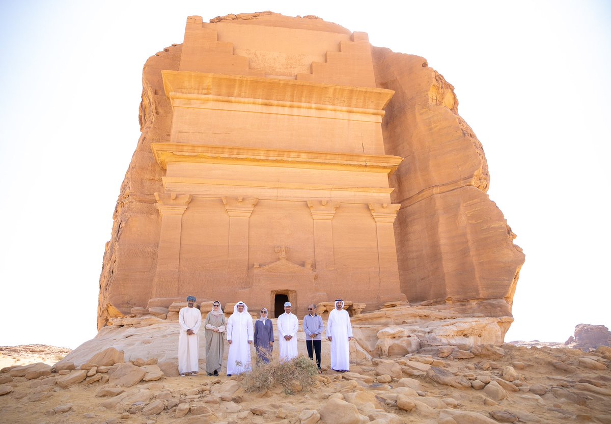 جمال تراثنا وحضارتنا وطبيعتنا في دول مجلس التعاون لدول الخليج العربية تجذب الزوار من جميع أنحاء العالم وتجعل المنطقة واحدة من أسرع المناطق السياحية نمواً! 
تشرفنا باستضافة وزراء السياحة في العلا اليوم ومشاركة رؤية مشتركة لمستقبلنا 🤝🏼 #خليجنا_واحد