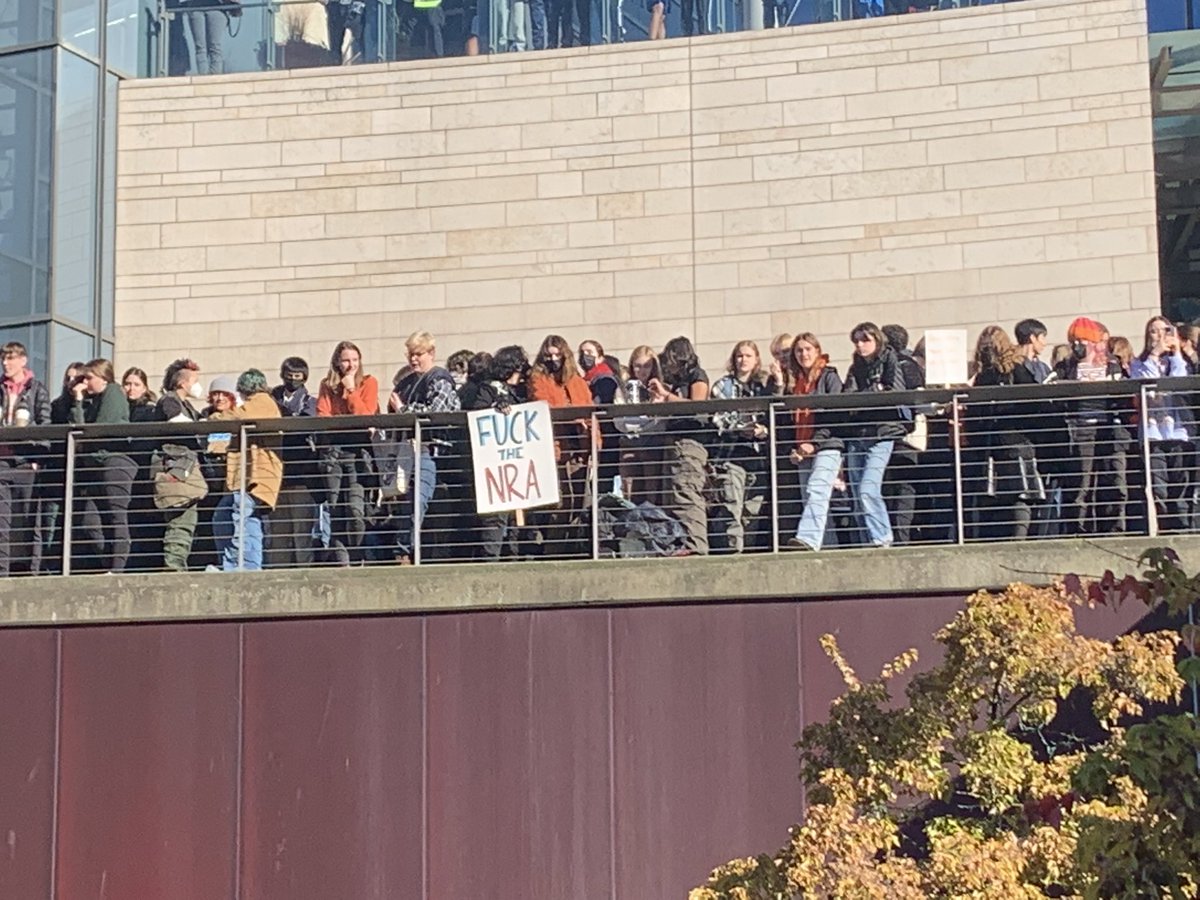 hannahkrieg's tweet photo. some signs: https://t.co/OQK9zHGoTT