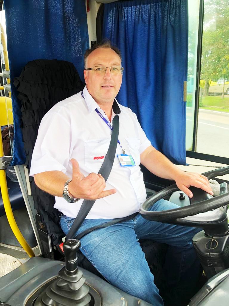 SOGIL_Oficial's tweet photo. #Elogiado 🏅🚍👏🏽
O Motorista Carlos recebeu elogio. Confira:
🗣️ "Gostaria de aproveitar esse espaço para fazer um elogio ao Motorista, o Sr. Carlos do ônibus que eu utilizo todos os dias. Esse senhor é muito educado, atencioso e prestativo, além de ser muito pontual."
#SOGIL https://t.co/tbmnnhrFtO