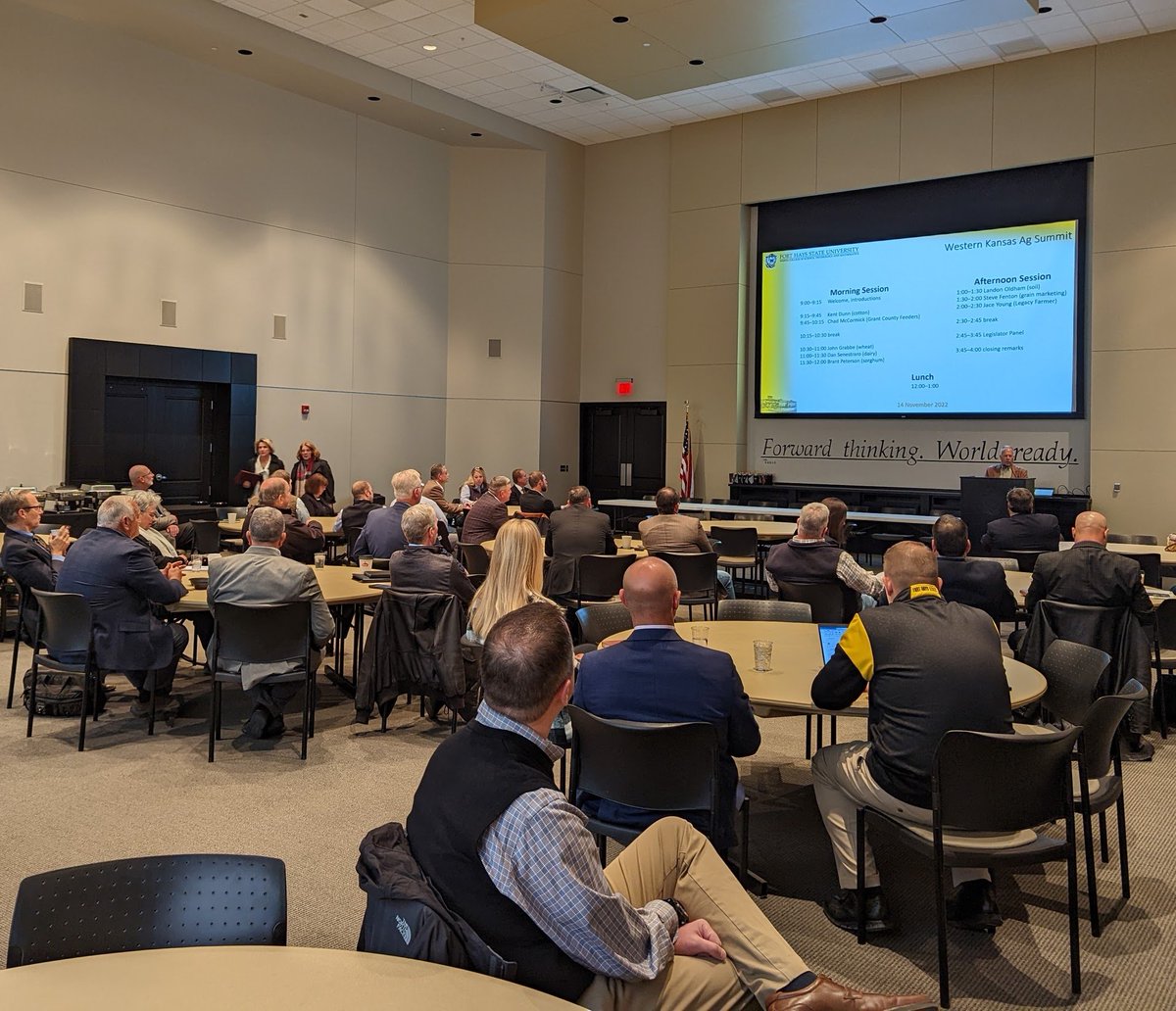 fhsustm's tweet image. Snow outside and an engaged audience inside at the @FortHaysState Western Kansas Ag Summit.