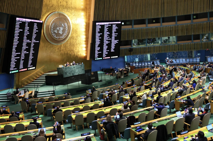 CNNEE's tweet photo. Votación de la Asamblea General de la ONU considera que Rusia debe rendir cuentas por la guerra en Ucrania
https://t.co/pF7uATtg7a https://t.co/10hniDleUL