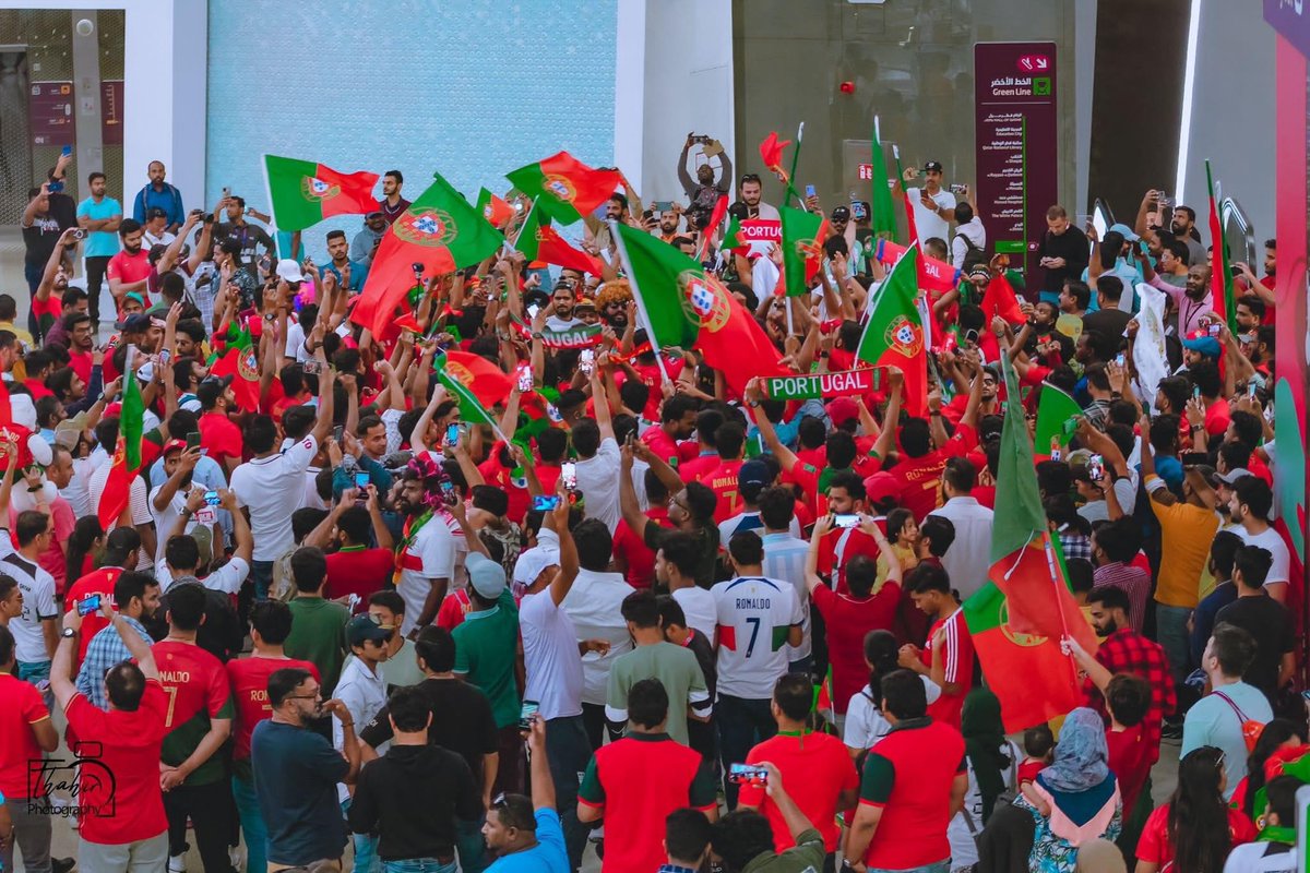 Footballtweet's tweet photo. It looks like Qatar have hired locals to pretend to be supporters and build the atmosphere for the World Cup. 🫤 https://t.co/ALV8fuTWbK