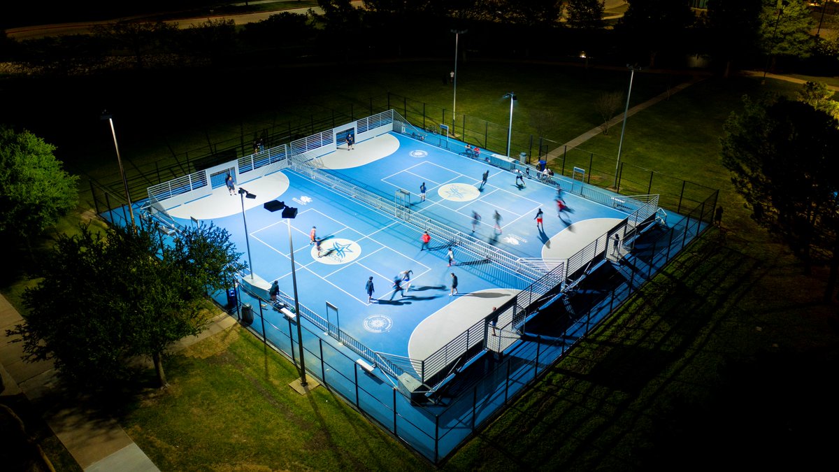 MuscoLighting's tweet image. The opportunities are endless with our multi-sport mini-pitches! In addition to soccer, you can also include basketball, pickleball, or tennis. Learn how you can bring more opportunities to play to your neighborhood: musco.com/mini-pitch/.
