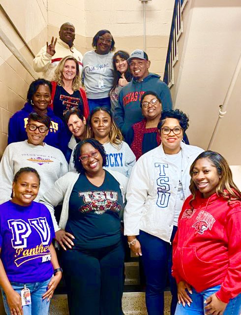 KarenJoHISD's tweet image. Counseling and Student Services promoting college readiness for GenTx week #nolimits #ALLinforALLstudents #schoolcounselorsrock