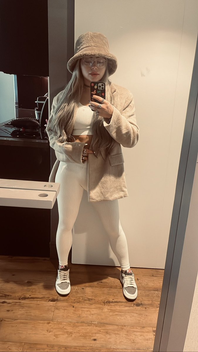 LIV on Twitter "🧸"
