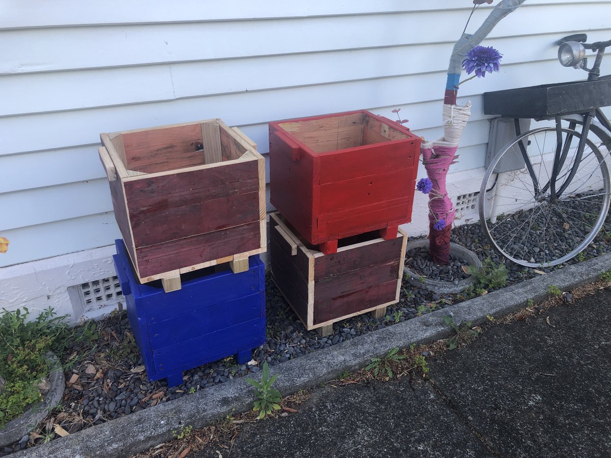 Home4Allnz's tweet photo. At Home4All we sell home-made 10 litre planter boxes (330 X 330 X330 mm). Perfect for growing your own potatoes, tomatoes etc. Unpainted $35.00,  painted $45.00. Contact us via the website. Buying supports our work for those living with dementia https://t.co/g1f2WWoe6t