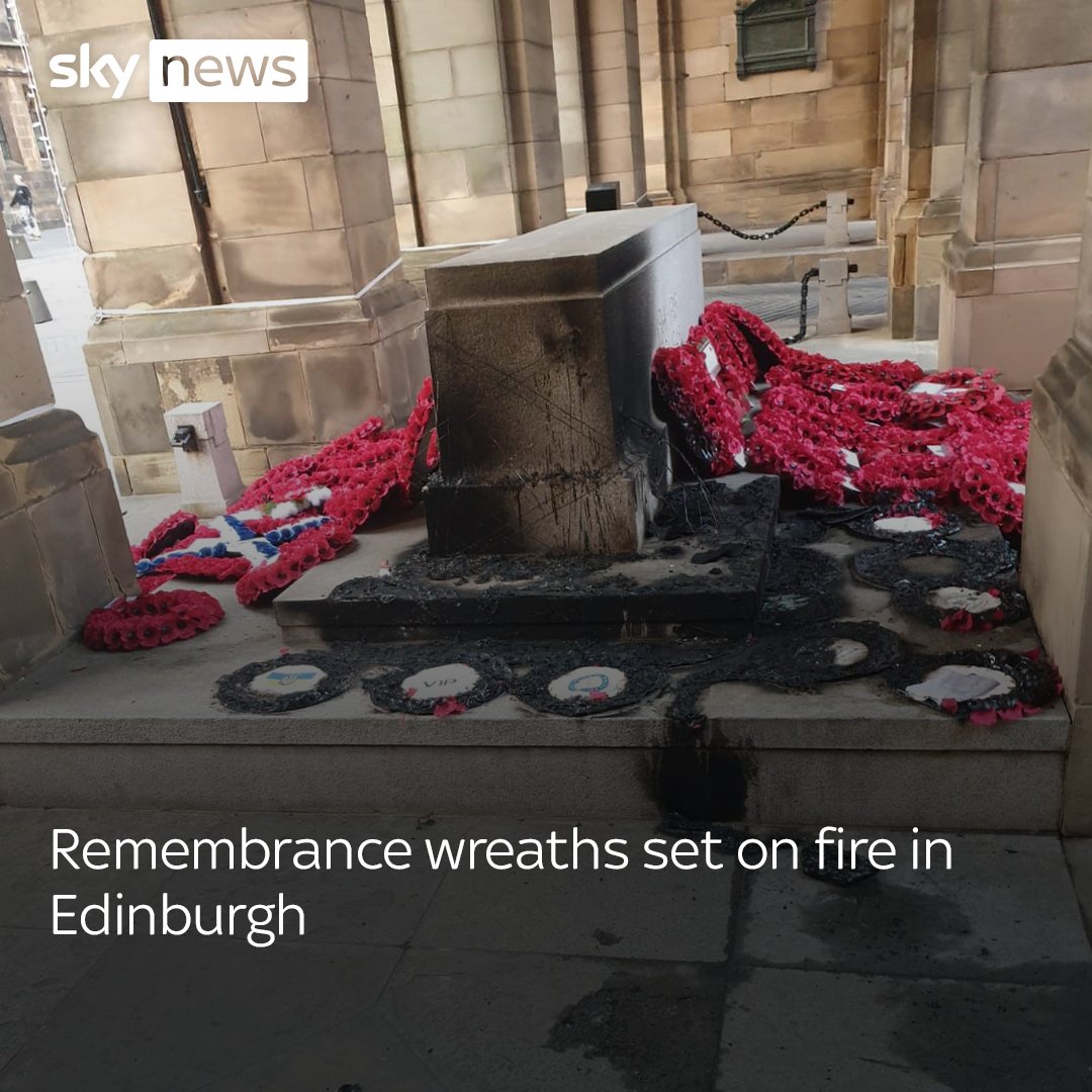 てぃきたか＠香川さん on Twitter "RT SkyNews Wreaths were destroyed at a war