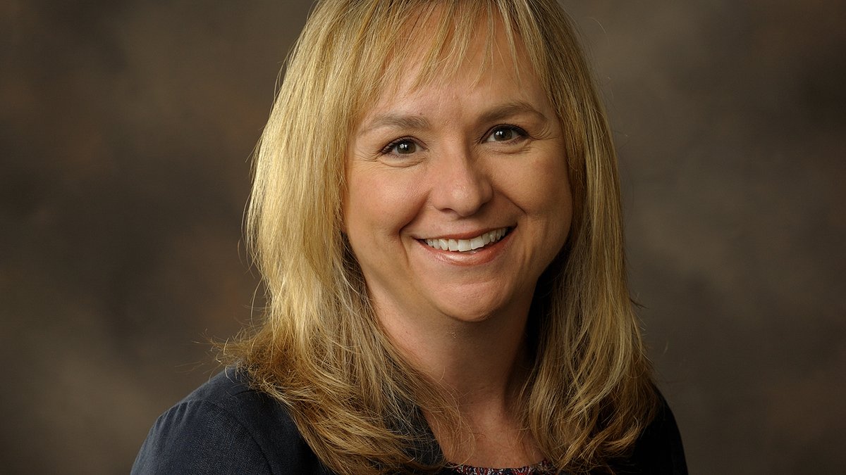 #iSchool Assistant to the Dean Christine Hopper was named Boss of the Year by Illinois Administrative Professionals, an organization for <a href="/UofIllinois/">University of Illinois</a> employees in certain Civil Service classifications. Congratulations, Christine! bit.ly/3WZk7Qx