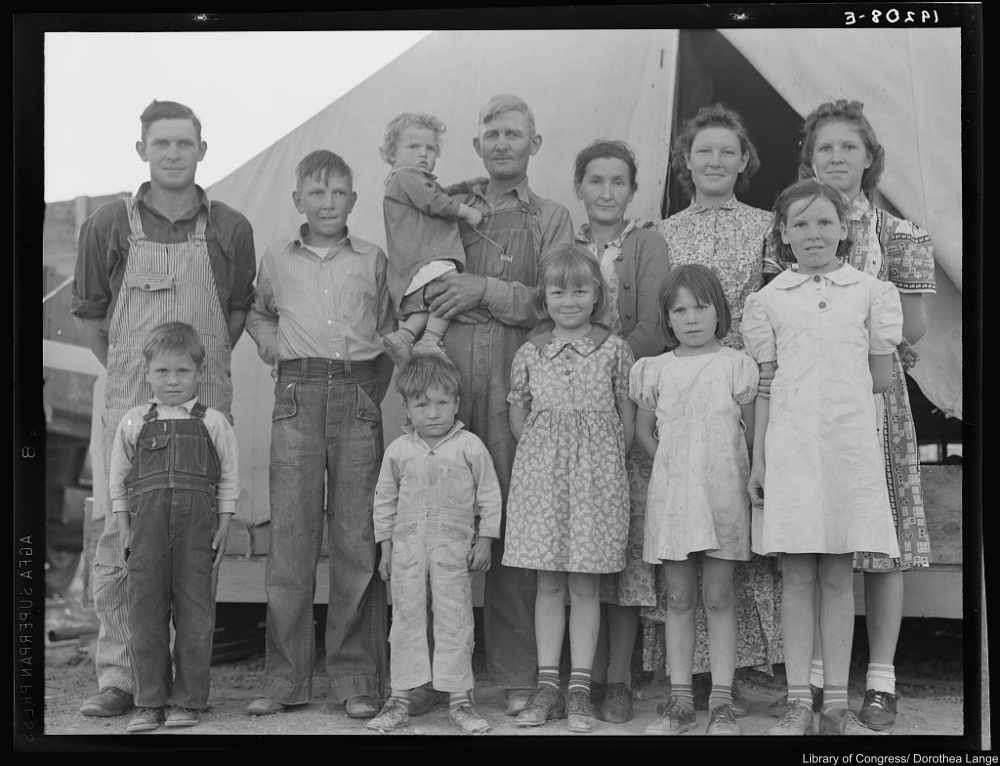 RVC_SSMS's tweet photo. This Friday, 11/18, SSMS will be celebrating our next Decades Dress Up Day in honor of #SSMScentennial.  Dress like it is the 1930s or the 1940s on Friday.  We cannot wait to see what our students come up with! https://t.co/IVpzUPya38