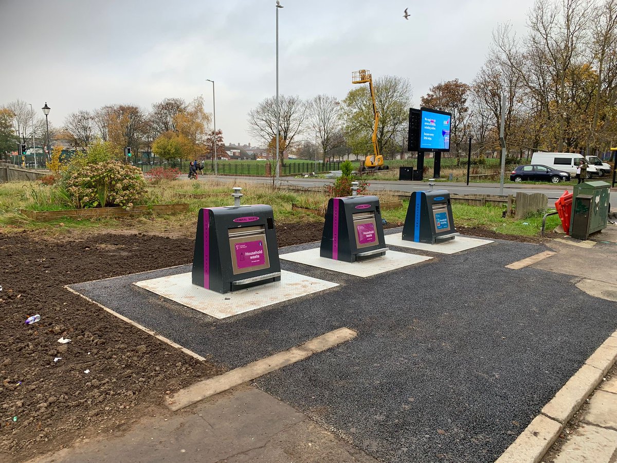 lpoolcouncil's tweet image. #News: It’s now a magnificent 7 for our subterranean superbins - with new sites online at Leopold Rd, Empress Rd &amp;amp; Saxony Rd in Kensington.
@lpool_LSSL have 5 sites left to go across the city &amp;amp; phase 1 of this “groundbreaking” scheme will be complete.

➡️ liverpoolexpress.co.uk/subterranean-s…